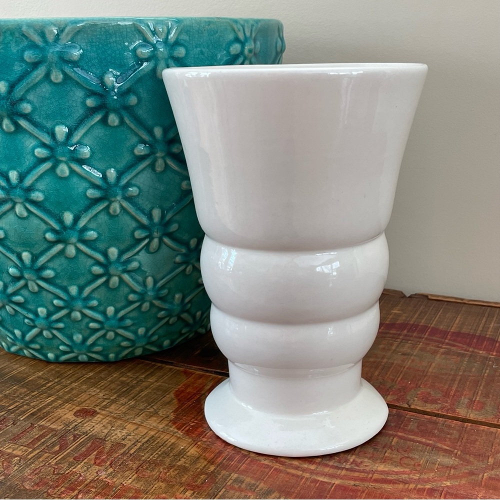 Vintage Haeger Pottery Vase Banded Ringed Cinched Cream Matte❤️